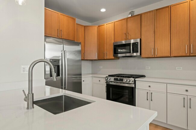 Building Photo - 432 S Maple Ave