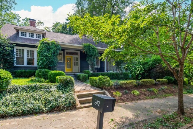 Foto del edificio - 242 Haralson Ave NE