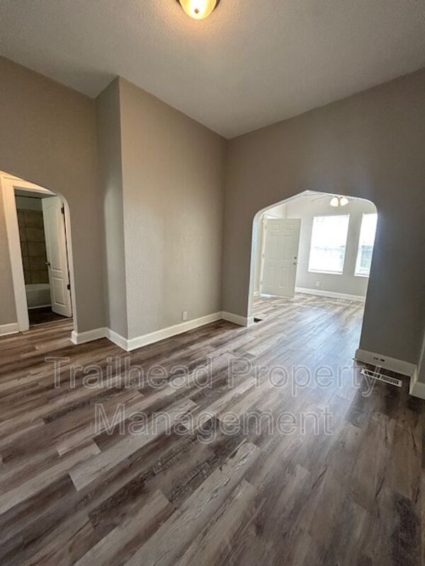 Foto del edificio - 616 N 10th St