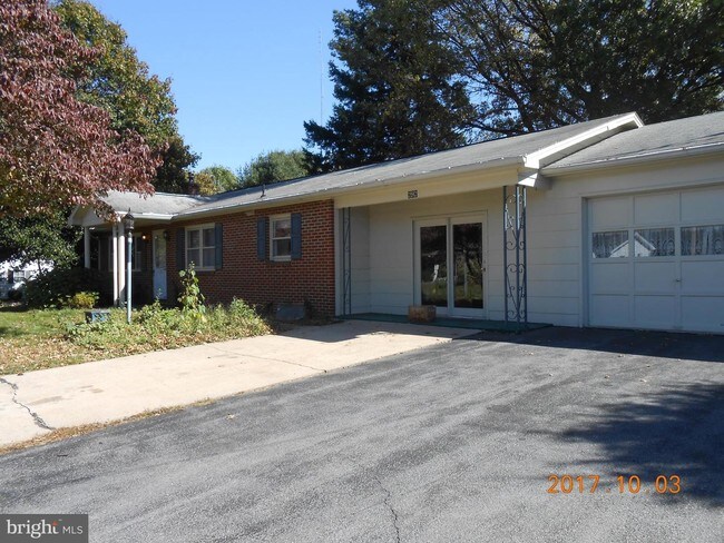 Building Photo - 292 Cherry Ln Dr