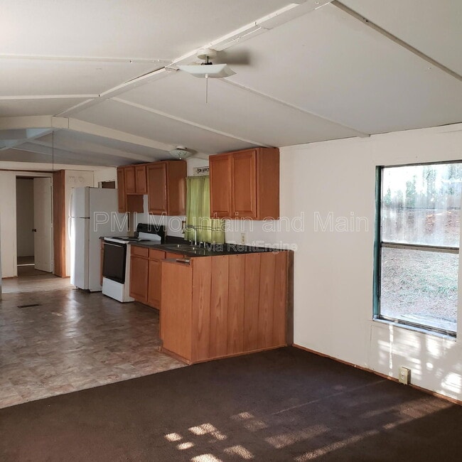 Building Photo - 111 Iotla Valley Park Rd