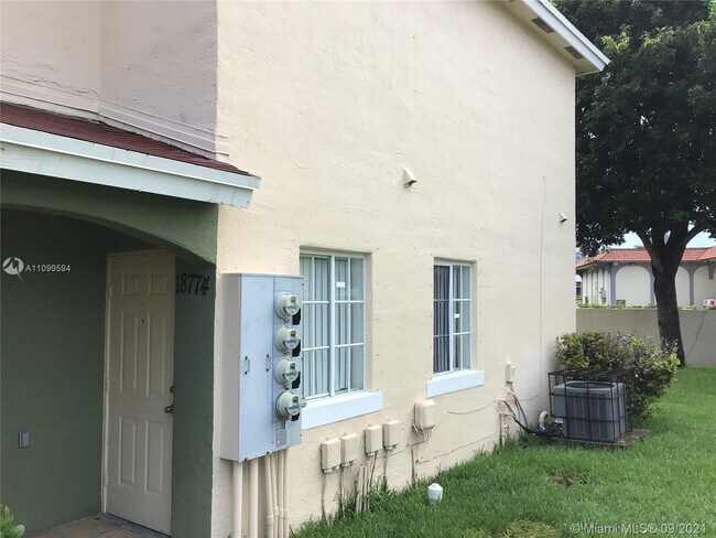 Building Photo - 18774 SW 100th Ave  18774 Cutler Bay Fl 33157