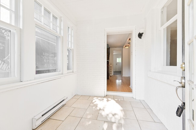 Building Photo - 182 Belsize Dr