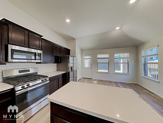 Foto del edificio - 2436 Dolostone Dr