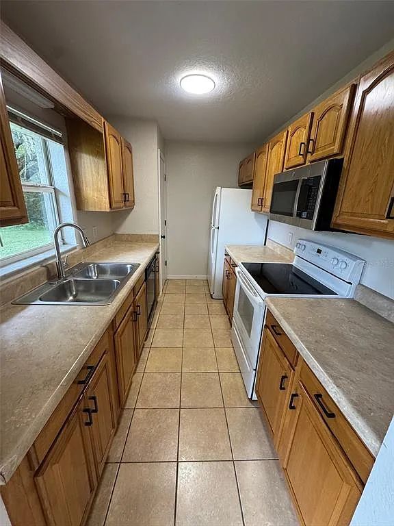 Building Photo - The Flats at Belleview