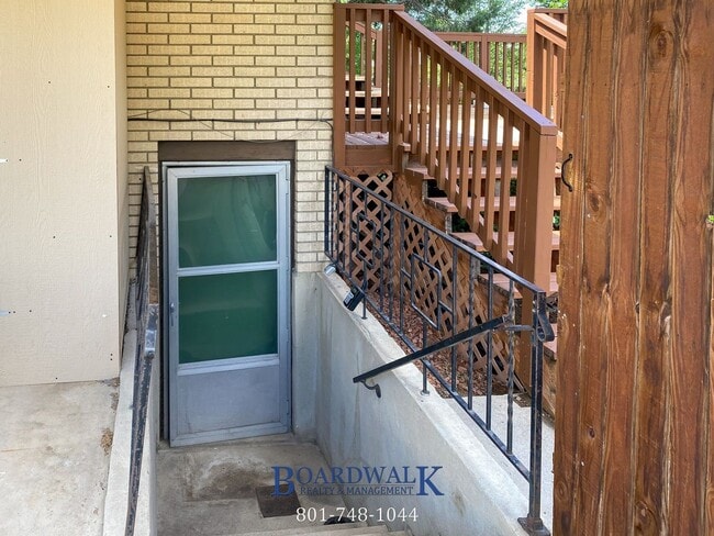 Building Photo - 451 8120 S