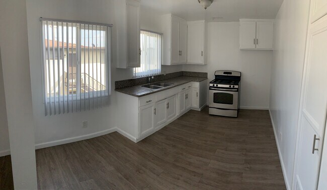 Building Photo - 3456 Redondo Beach Blvd
