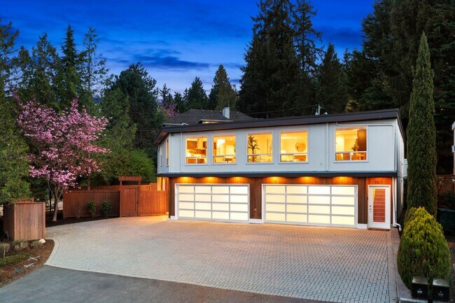 Foto del edificio - 9817 SE Shoreland Dr