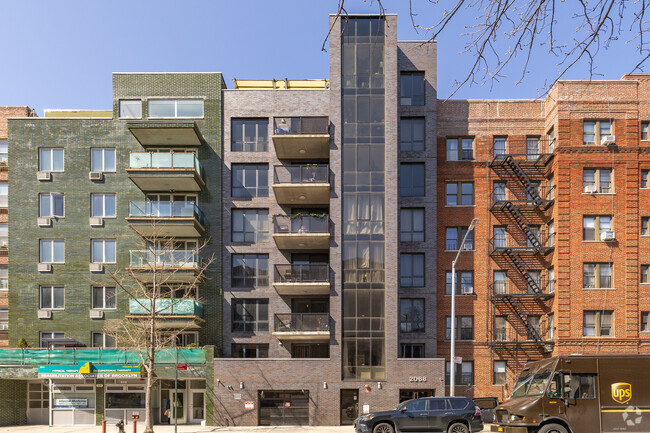 Building Photo - 2068 Ocean Ave