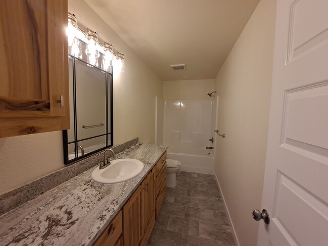 Building Photo - 2022 Construction 3 Bed, 2 Bath Close to D...