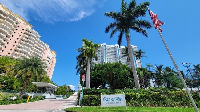 Building Photo - 881 Ocean Dr