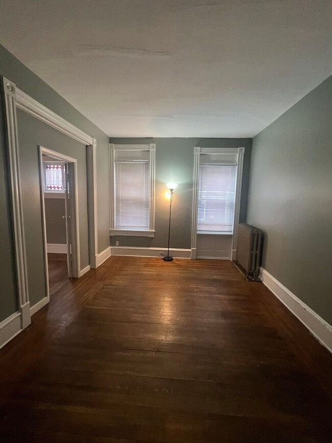 Building Photo - 405 Green Terrace