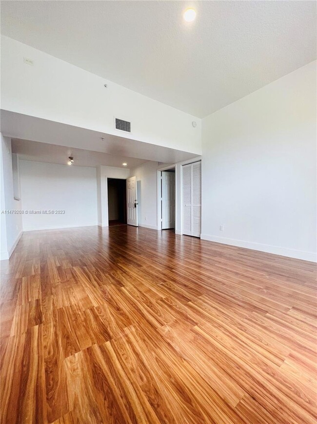 Building Photo - 529 East Sheridan Street, Dania Beach, FL ...