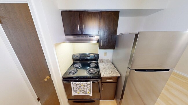 Building Photo - Remodeled Canfield Apartment for Rent - Up...