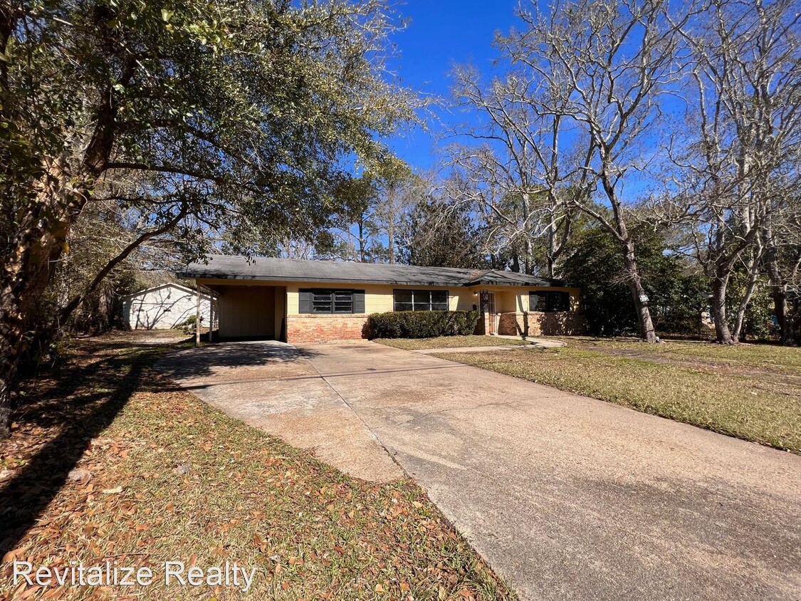 Primary Photo - 3 br, 1 bath House - 1208 Castlewood Dr