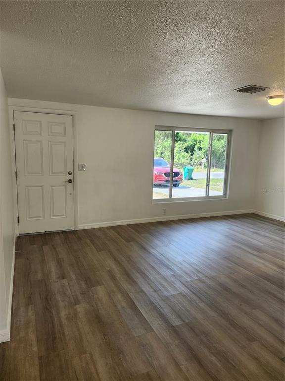 Foto del edificio - 442 Crystal Ave NW