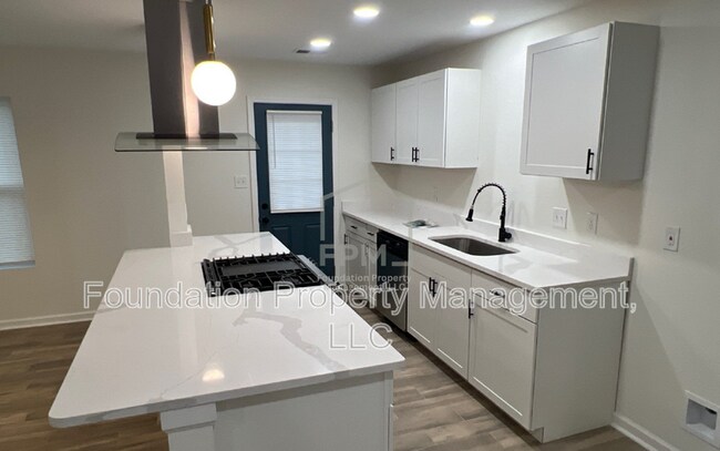 Foto del edificio - 3851 Selden Cove