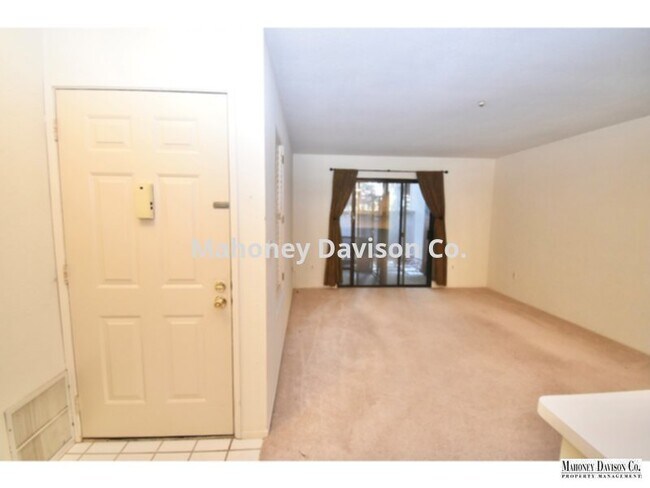 Building Photo - 102 Nicholas Ct
