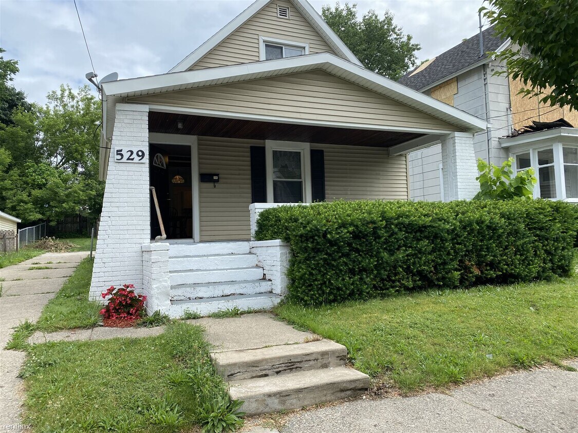 529 Leonard St NE, Grand Rapids, MI 49503 House Rental in Grand Rapids, MI