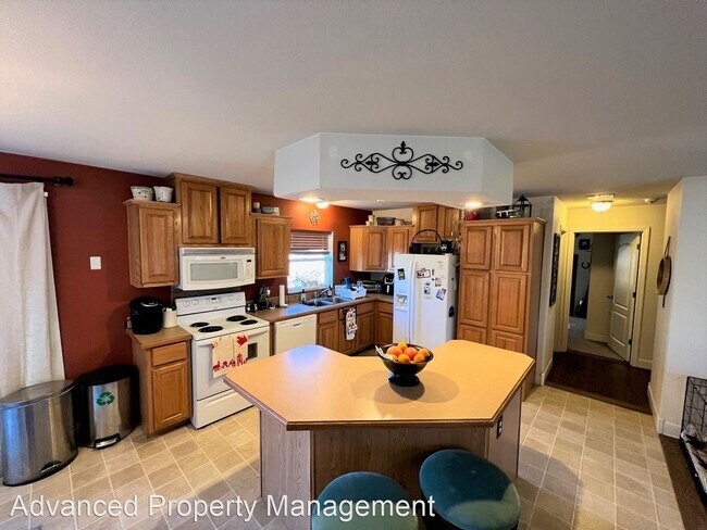 Foto del edificio - 3 br, 2 bath House - 412 Walters Dr
