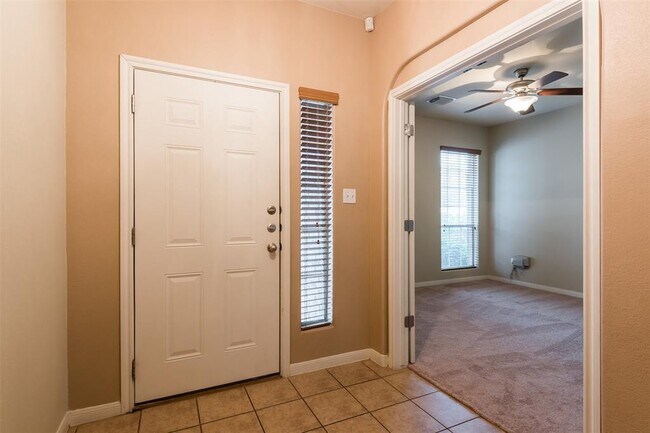 Building Photo - 913 Brighton Pl