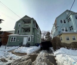 Building Photo - 165 Martin St