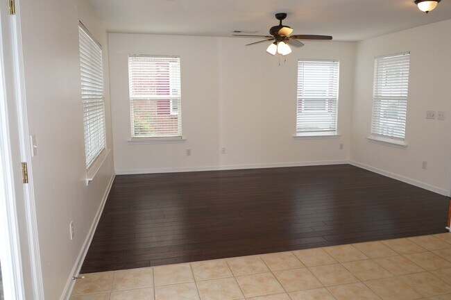 Foto del edificio - 411 Chatooga Ln