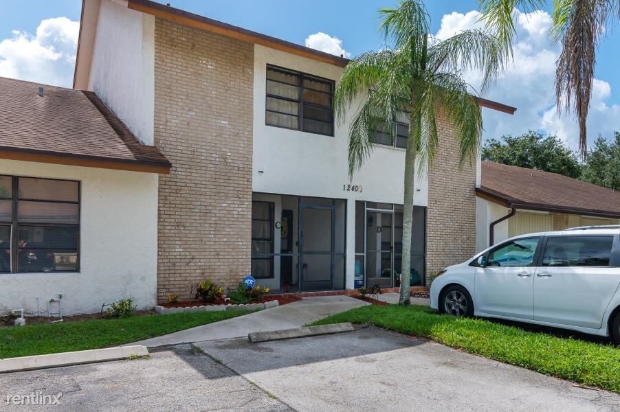 Primary Photo - 1240 Parkside Green Dr