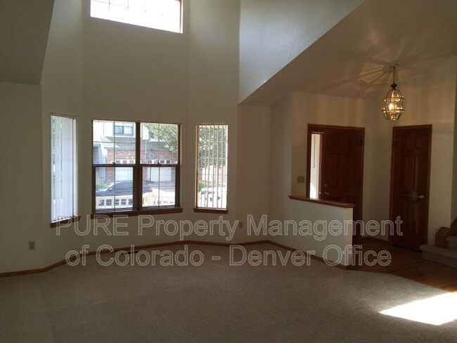 Building Photo - 9996 Spring Hill Ln