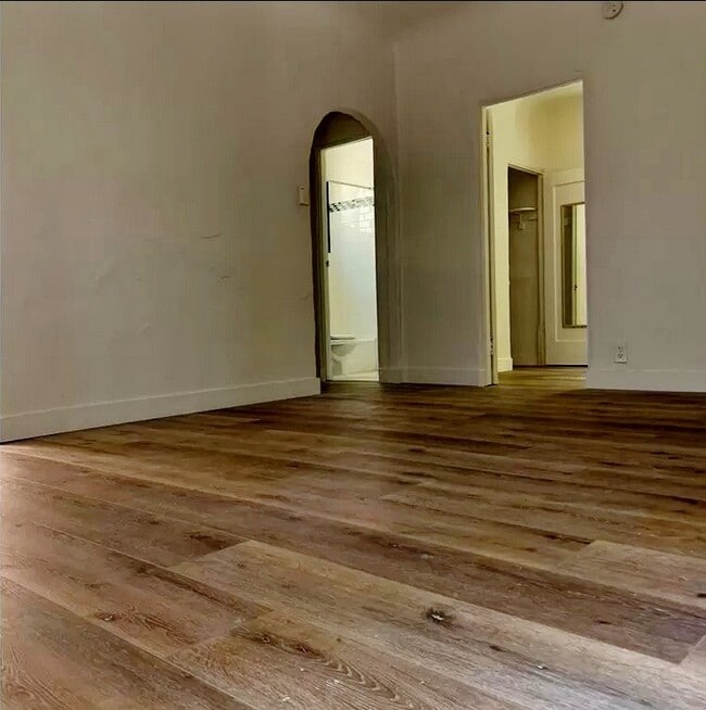 Foto del edificio - 806 N Poinsettia Pl