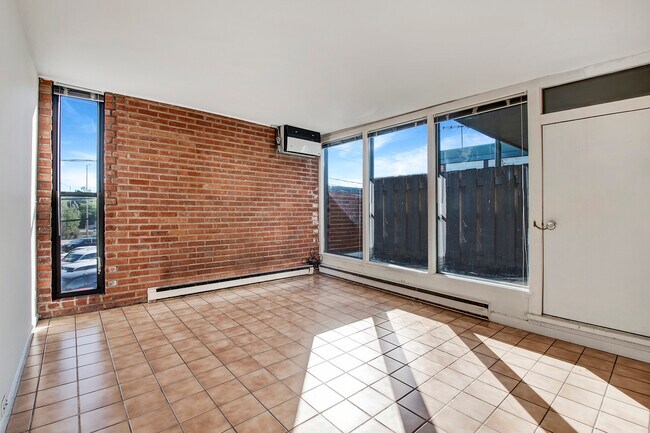 Building Photo - 1717 Mount Pleasant St