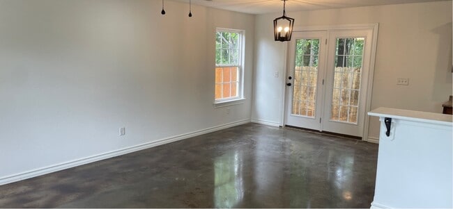 Building Photo - 1405 Crescent Bentonville Crescent