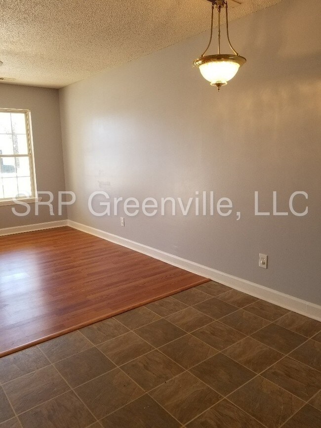 Foto del edificio - 1000 Wildwood Ln