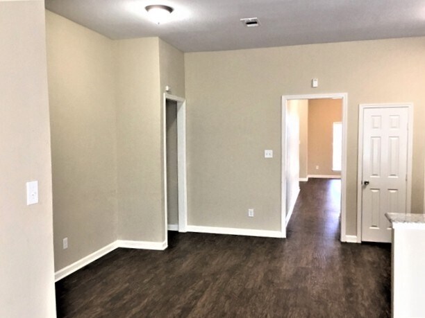 Building Photo - 6201 Winter Park Ln