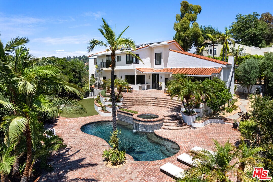 Foto principal - 9714 Oak Pass Rd
