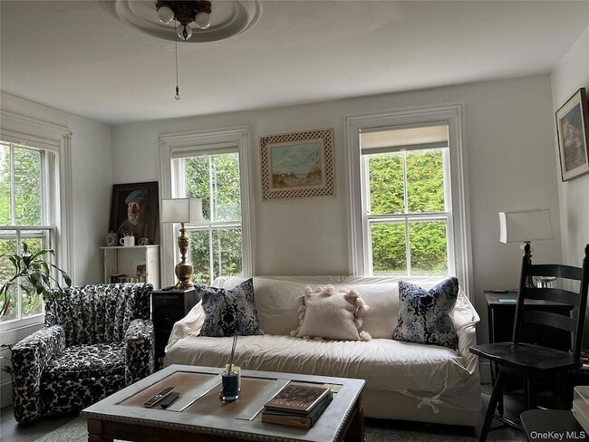 Foto del edificio - 11930 Main Rd