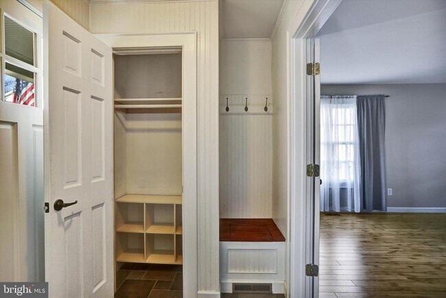 Foto del edificio - 722 Genessee St