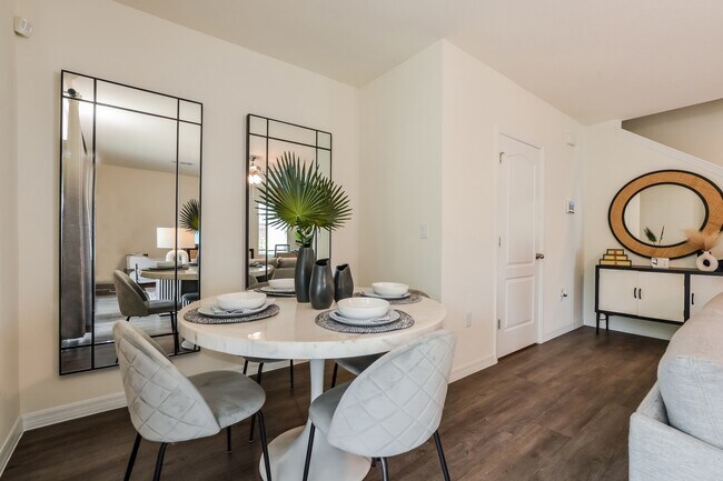 Building Photo - 31 Calle Grande St