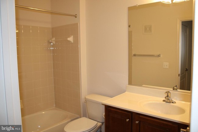 Building Photo - 8609 Wintergreen Ct