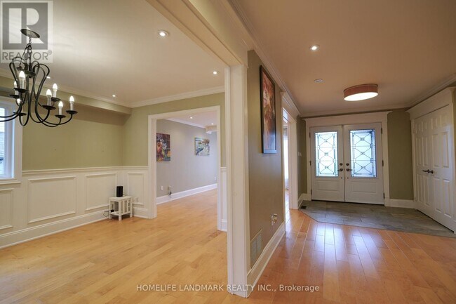 Building Photo - 10 Lehman Crescent