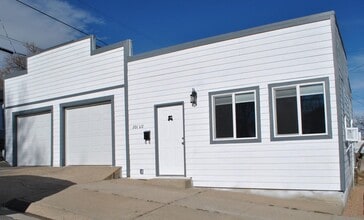 Building Photo - 201 W Cedar St