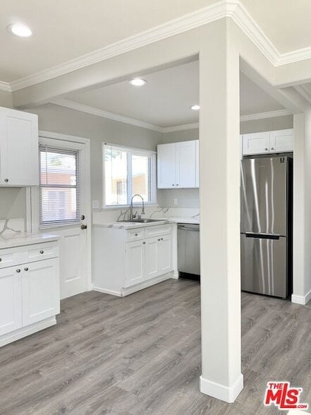 Building Photo - 604 E Windsor Rd