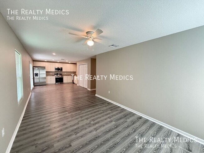 Building Photo - 13481 SW 60th Ave