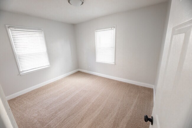 Foto del edificio - 4582 Cooper Rd