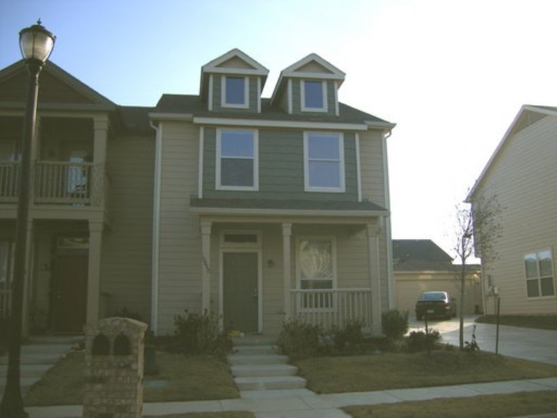 Primary Photo - 10640 Traymore Dr