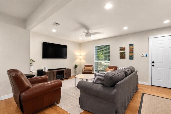 Foto del edificio - 5804 Gloucester Ln