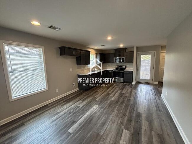Building Photo - 250 Castlebar Cir