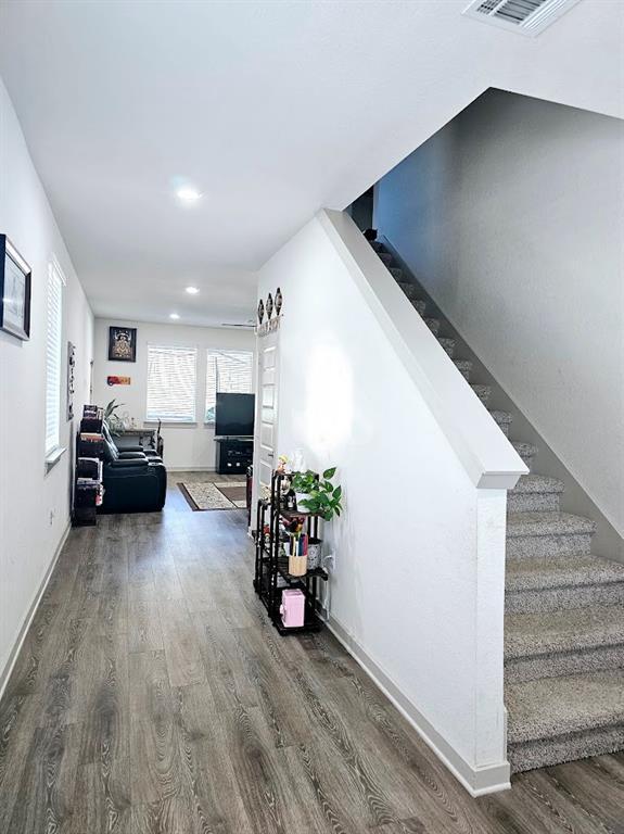 Foto del edificio - 121 Merrick Rd