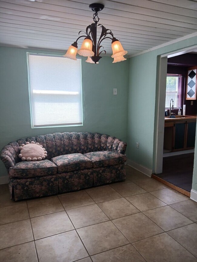 Foto del edificio - Charming 3 Bedroom, 2 Bathroom Home for Re...