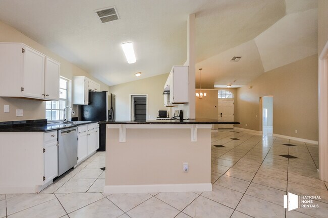 Building Photo - 10516 Cherry Oak Cir